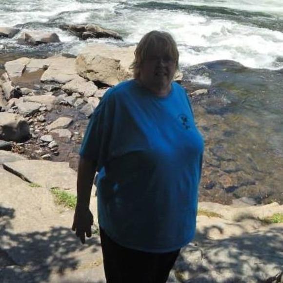 Meet your Posher, Sharon - Picture 1 of 1